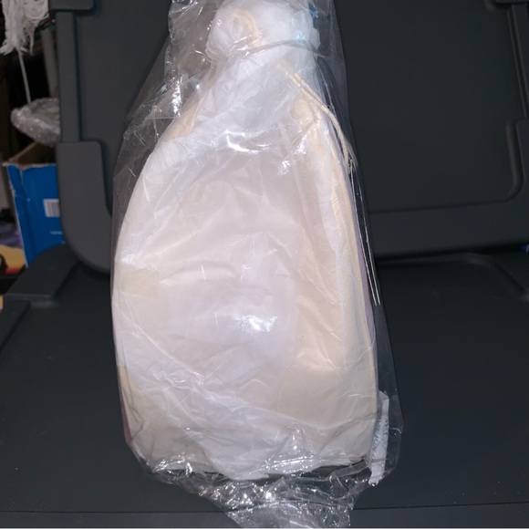 Loungefly Disney Snow White Castle Scene Crossbody Bag - Picture 4 of 11